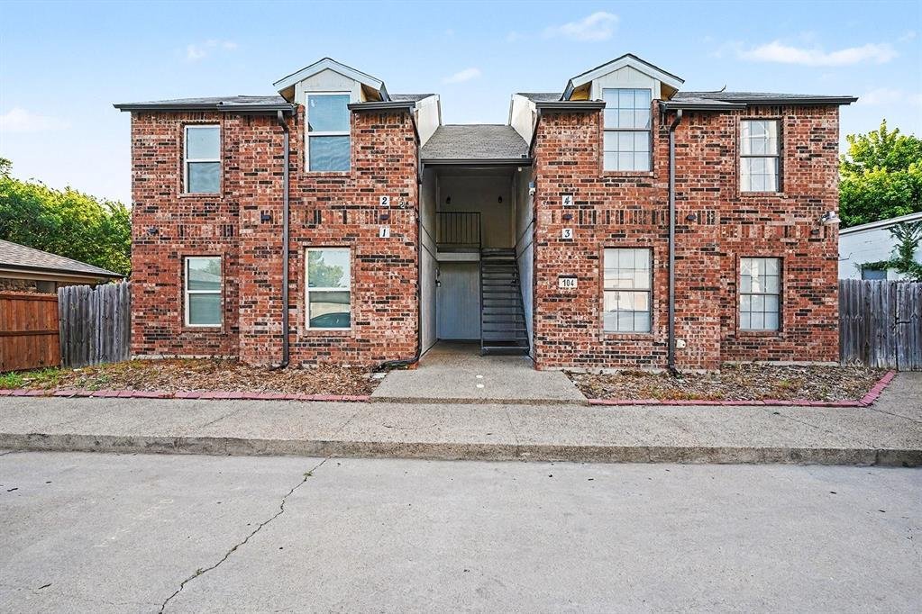 Crowley, Texas, United States 1 - 18610095