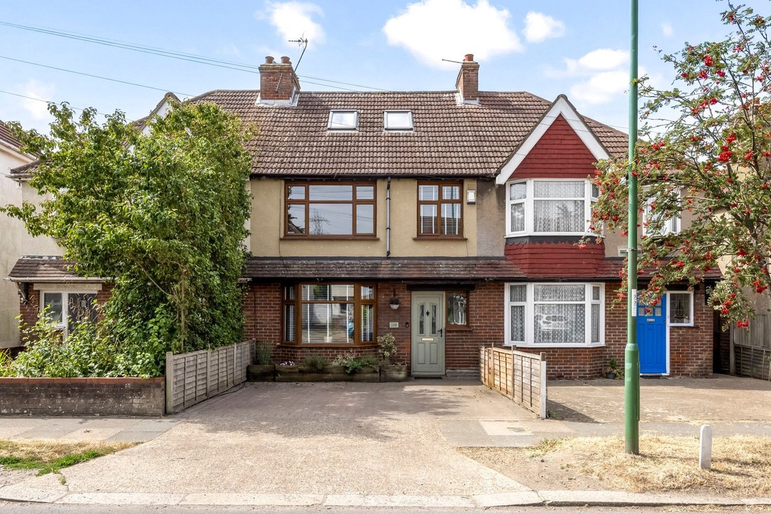 House in West Sussex, England 1 - 18610554