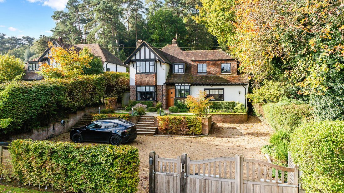 House in Limpsfield, England 1 - 18609159