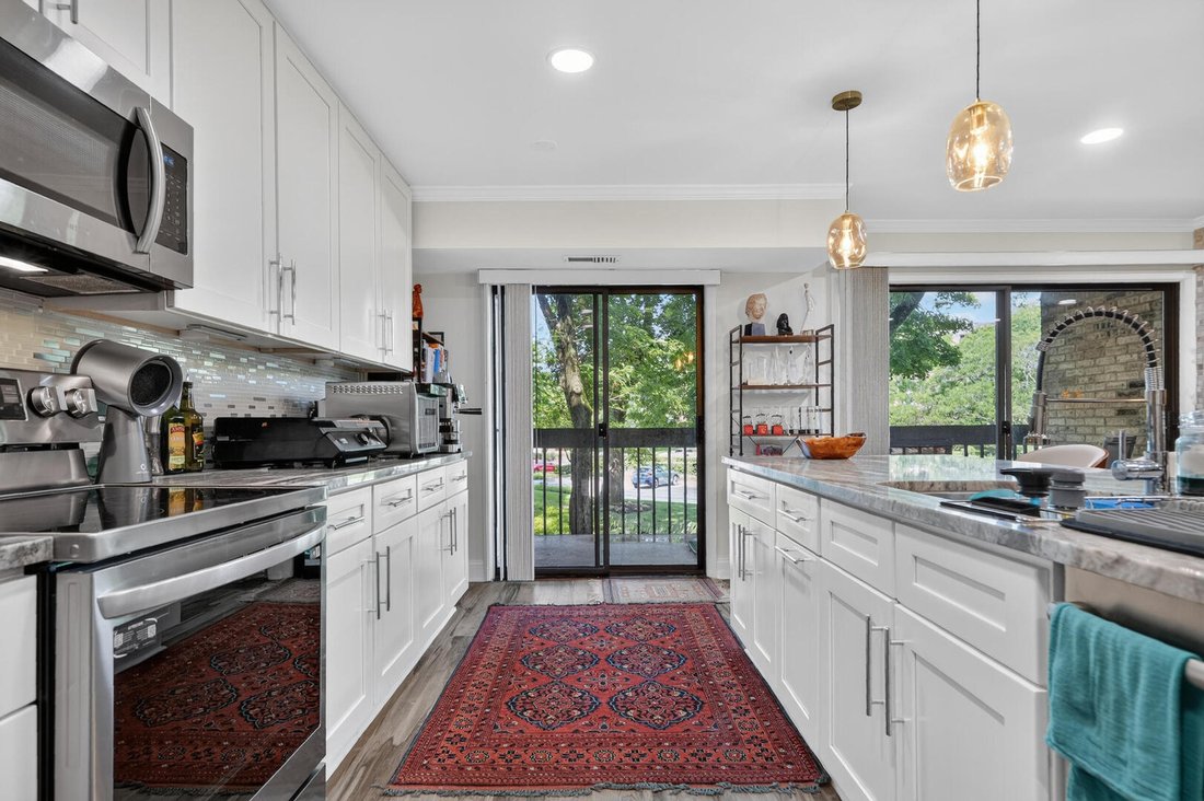 Condo in Northbrook, Illinois, United States 5 - 18609574