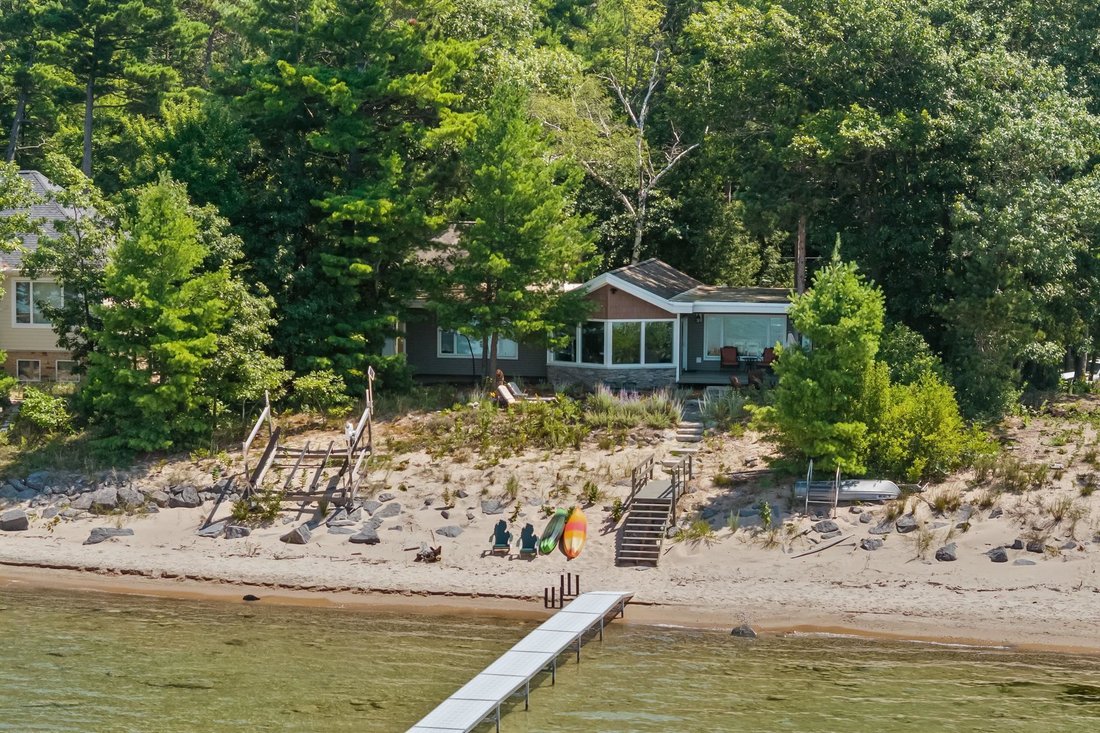 House in Williamsburg, Michigan, United States 1 - 18612093