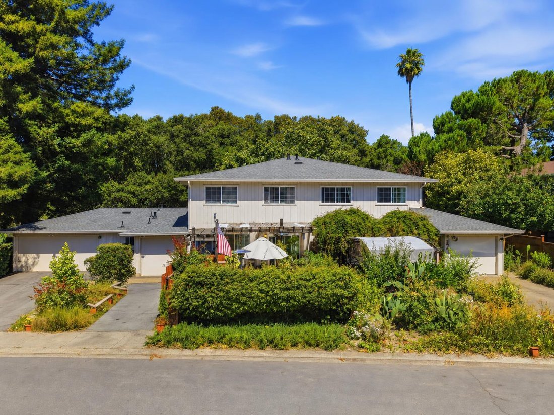 Scotts Valley, California, United States 2 - 18615704