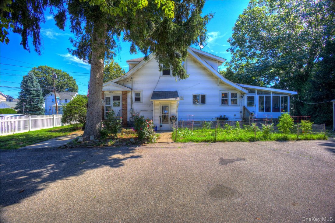 House in Hicksville, New York, United States 5 - 18613146