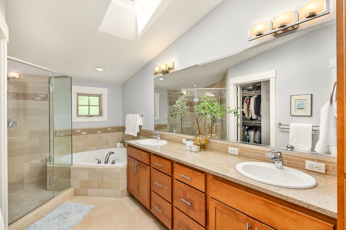 House in Bainbridge Island, Washington, United States 5 - 18611428