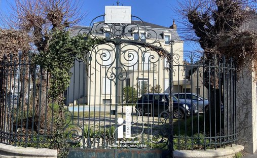 Domaine à Montaigu Nord Est, Melun, France 1