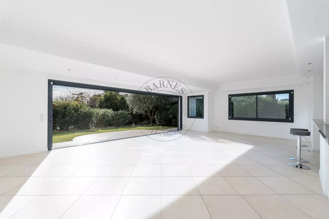 Villa in Mougins, Provence-Alpes-Côte d'Azur, France 4 - 17042829