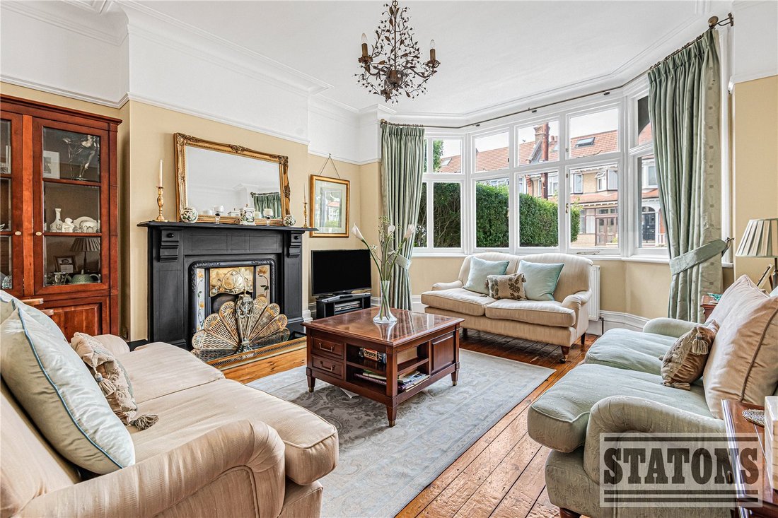 House in Winchmore Hill, Enfield, England 5 - 18609256