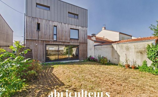 House in Château, Rezé, France 1