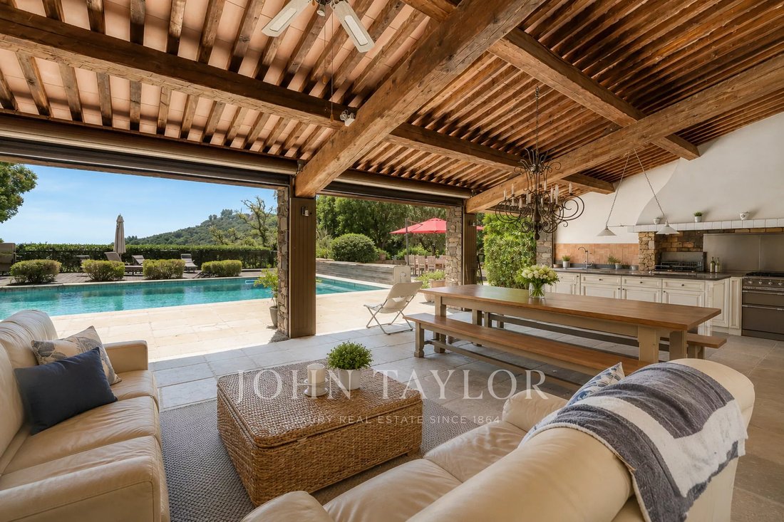 Estate in La Croix-Valmer, Provence-Alpes-Côte d'Azur, France 4 - 18610957