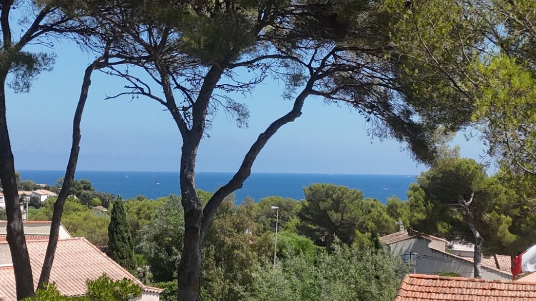 Land in Ecarts, Roquebrune-sur-Argens, France 1 - 18609660