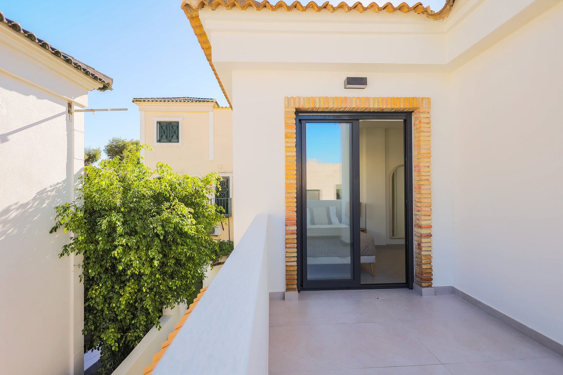 Villa in Playa Flamenca, Orihuela, Valencian Community 2 - 18609656