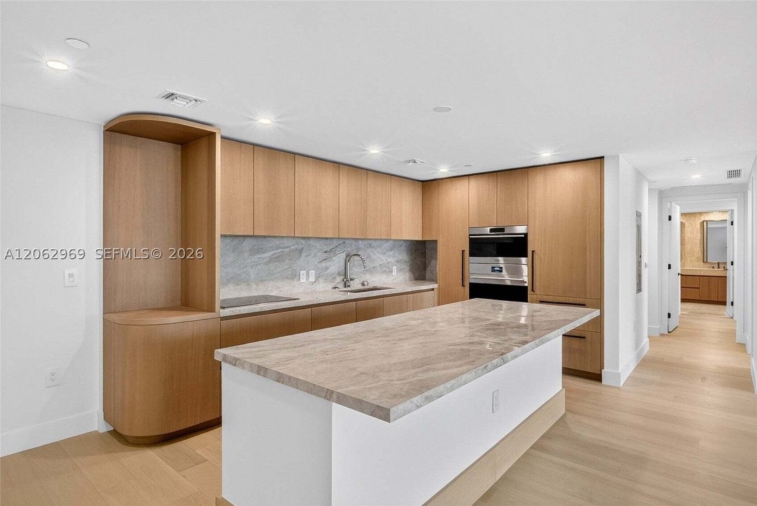 Condo in Bal Harbour, Florida, United States 1 - 18612523