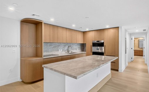 Condo in Bal Harbour, Florida, United States 1