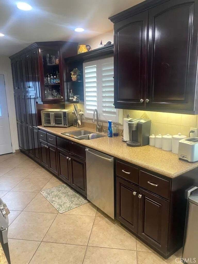 House in Signal Hill, California, United States 3 - 18610146