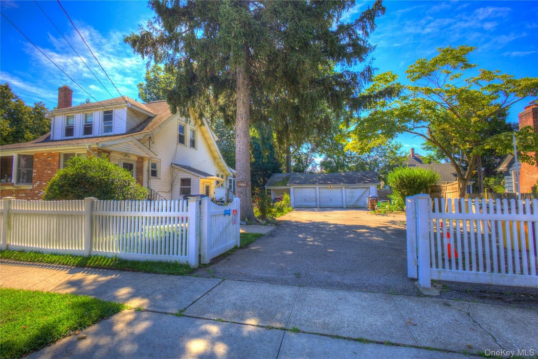 House in Hicksville, New York, United States 1 - 18613146