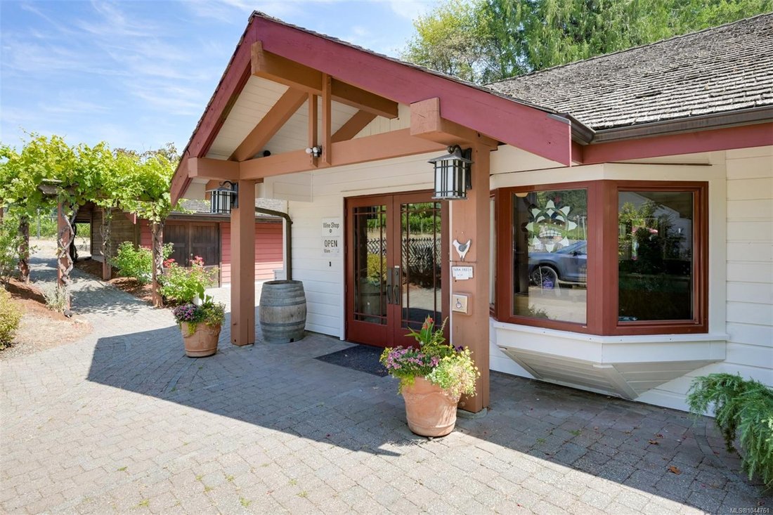 House in Cobble Hill, British Columbia, Canada 2 - 18614811