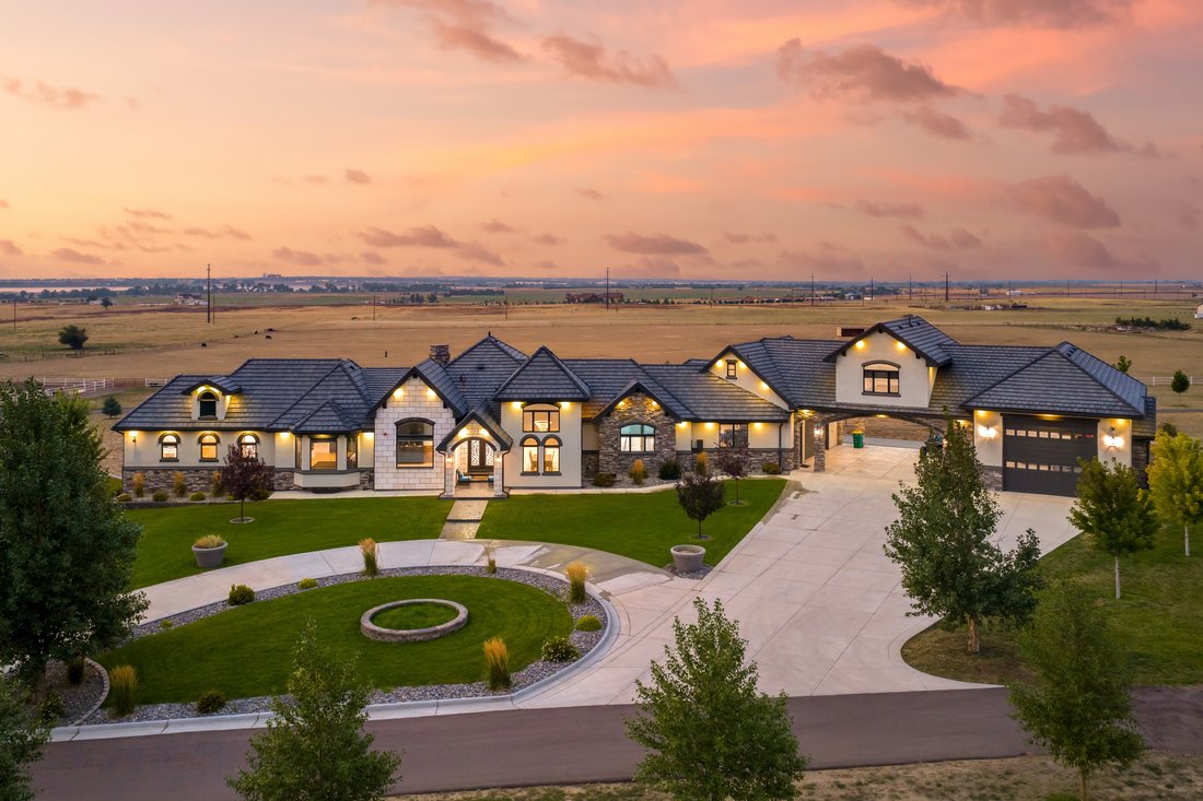 House in Commerce City, Colorado, United States 1 - 18611472