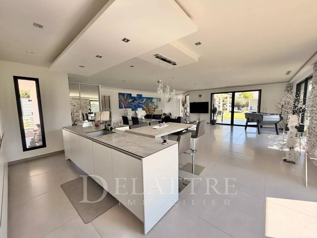 Villa in La Roquette-sur-Siagne, Provence-Alpes-Côte d'Azur, France 2 - 18598325