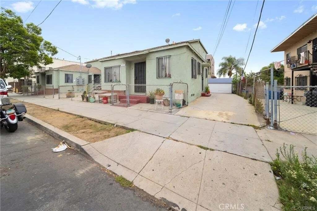 Los Angeles, California, United States 5 - 18610128