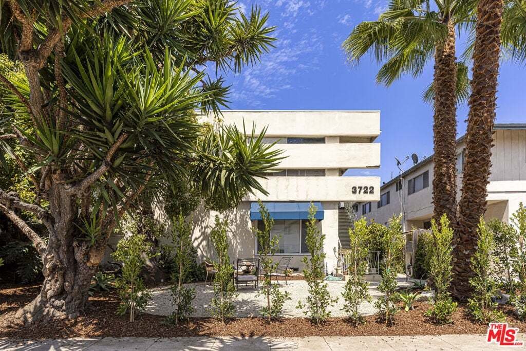 Los Angeles, California, United States 2 - 18615382