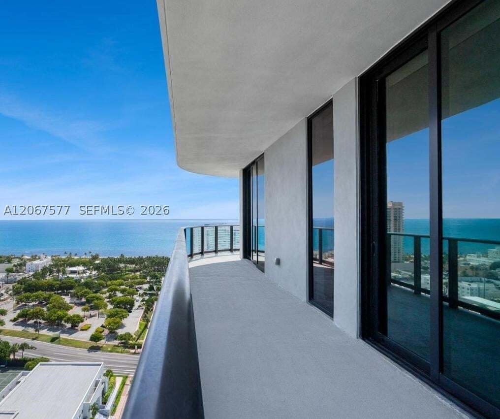 Condo in Miami Beach, Florida, United States 3 - 18612511