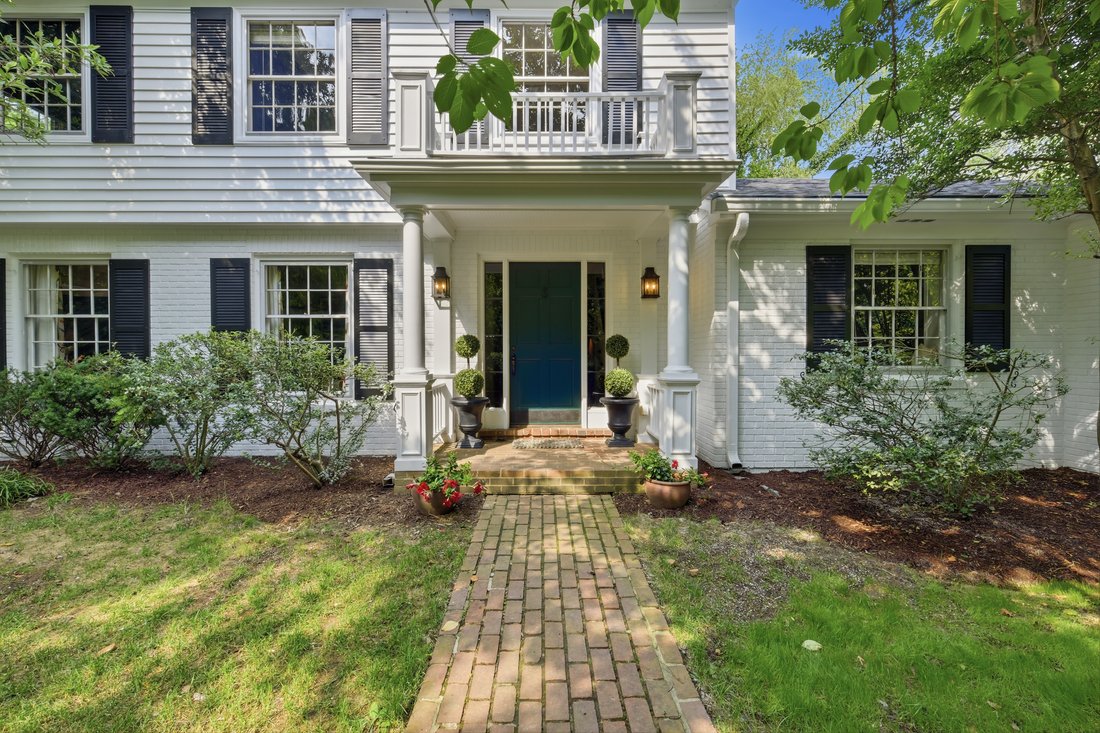 House in Watterson Park, Kentucky, United States 4 - 18611376