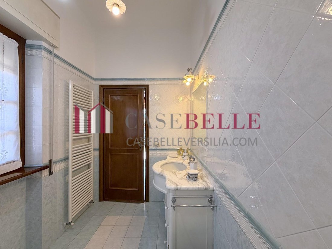 House in Camaiore, Tuscany, Italy 5 - 12773614