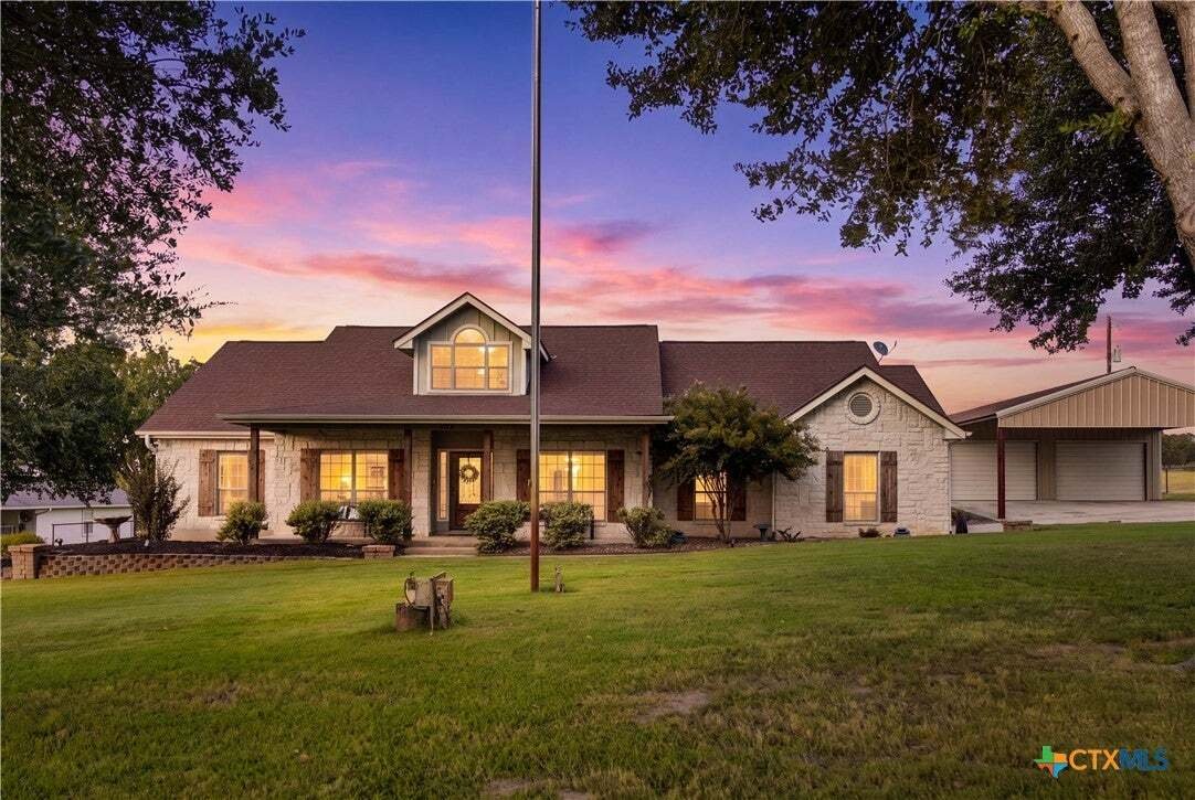 House in La Vernia, Texas, United States 1 - 18612019
