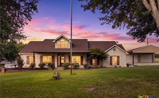 House in La Vernia, Texas, United States 1