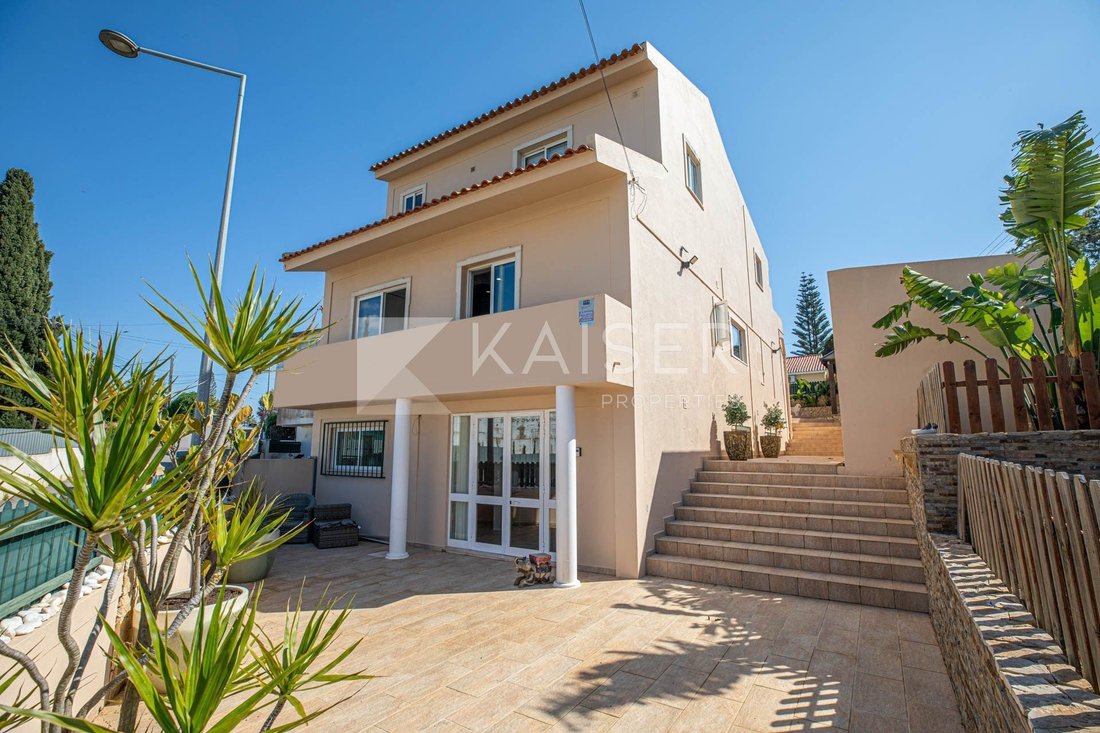 Townhouse in Praia dos Pescadores, Olhos de Agua, Portugal 1 - 17672382