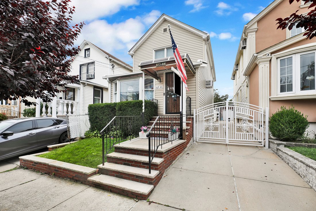 House in New York, New York, United States 1 - 18610760