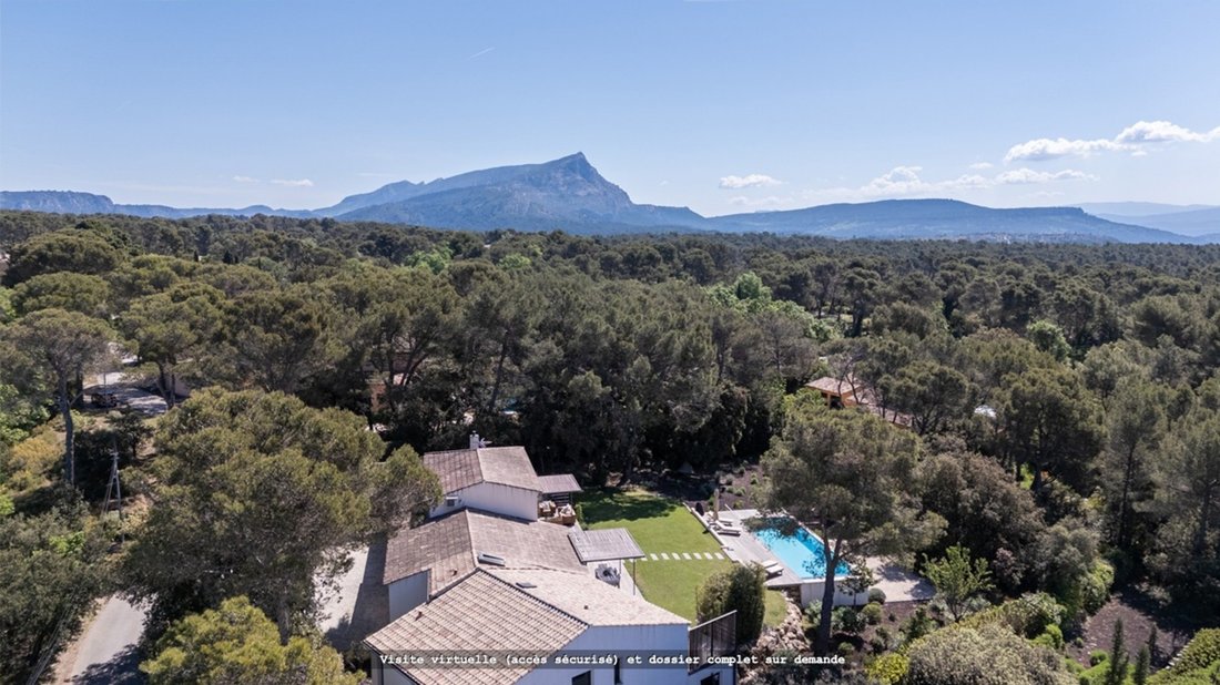 House in Saint-Marc-Jaumegarde, Provence-Alpes-Côte d'Azur, France 2 - 18610891
