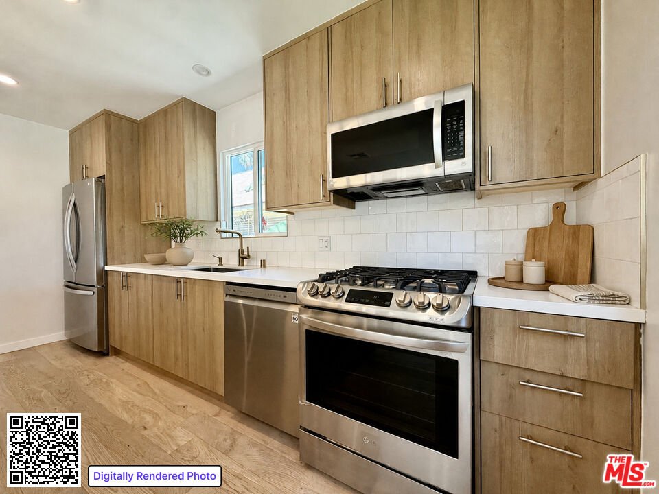 Los Angeles, California, United States 4 - 18613521