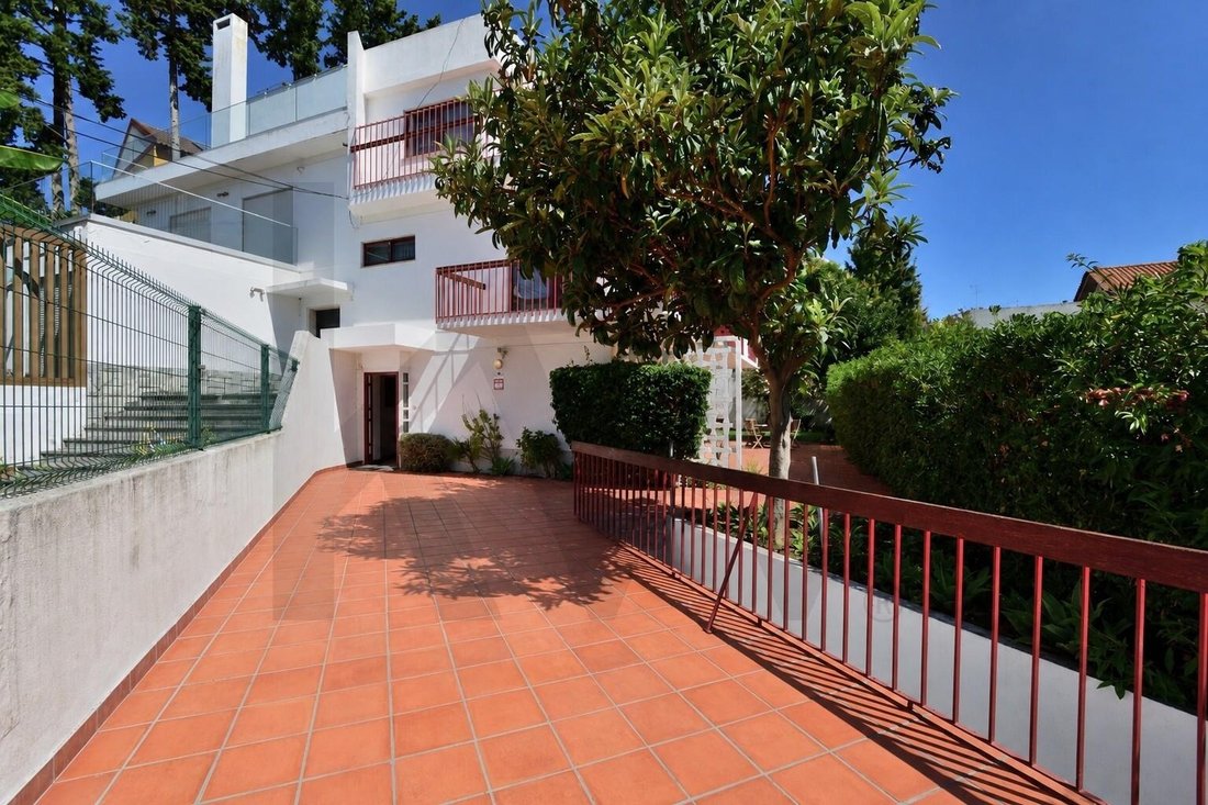 Townhouse in Oeiras e Sao Juliao da Barra, Paco de Arcos e Caxias, Lisbon, Portugal 1 - 18615364