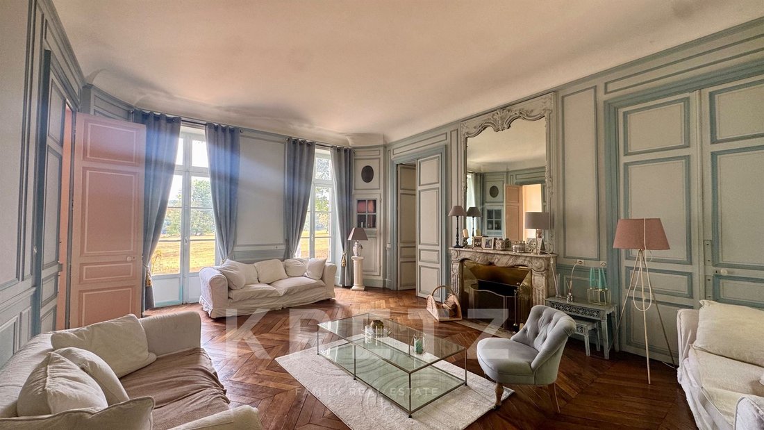 Estate in Chateaumeillant, Centre-Val de Loire, France 3 - 18611088