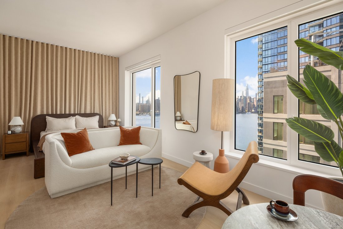 New York, New York, United States 1 - 18613544