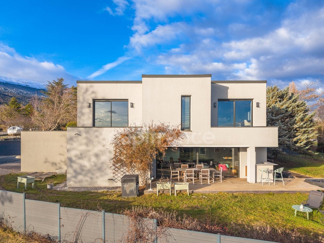 Villa in Crozet, Auvergne-Rhône-Alpes, France 5 - 18300326