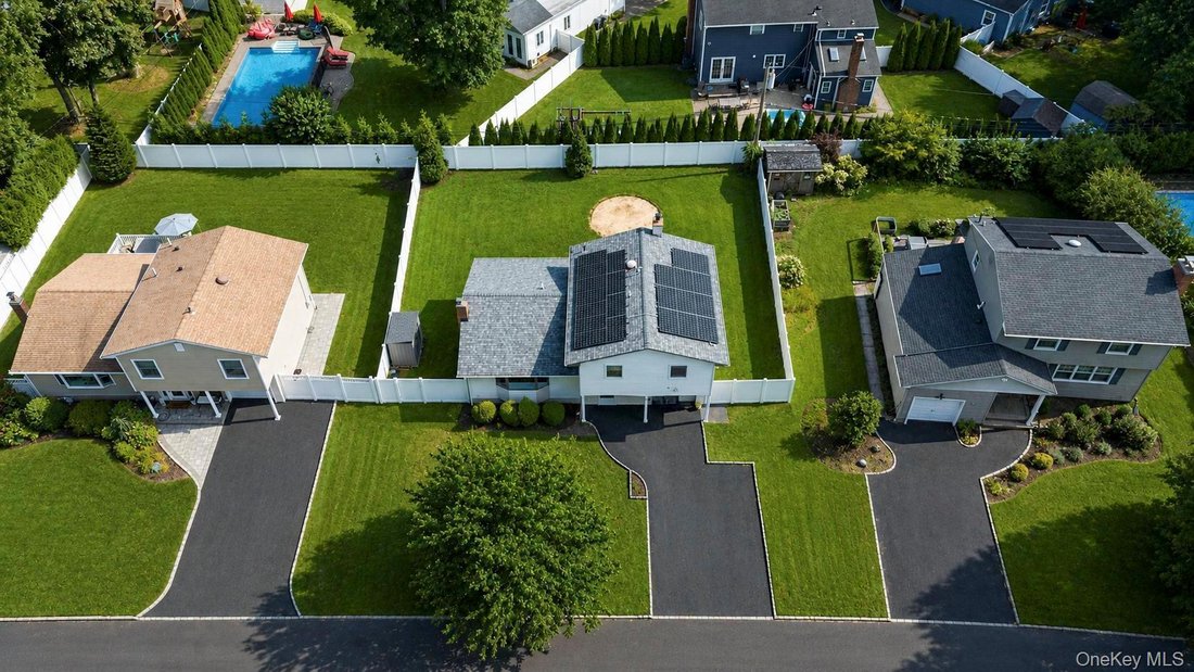 House in Melville, New York, United States 2 - 18612304