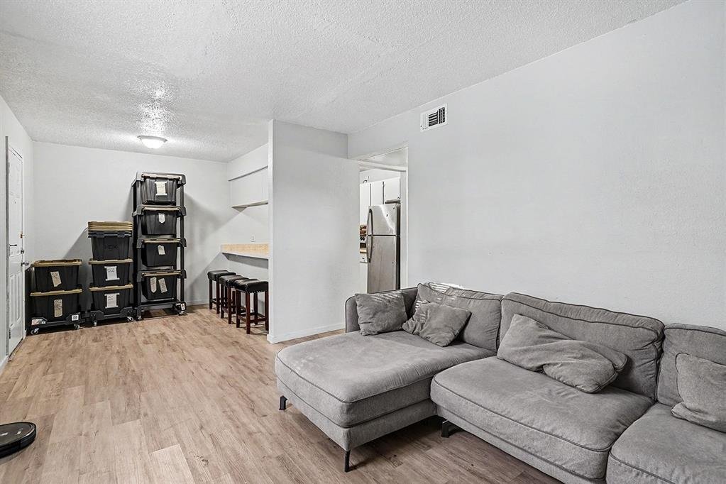 Crowley, Texas, United States 5 - 18610095