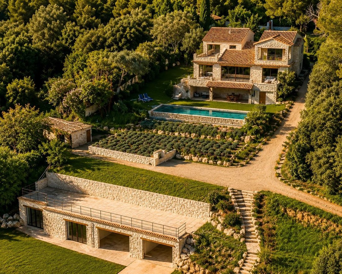 Villa in Saint-Paul-de-Vence, Provence-Alpes-Côte d'Azur, France 1 - 18610908