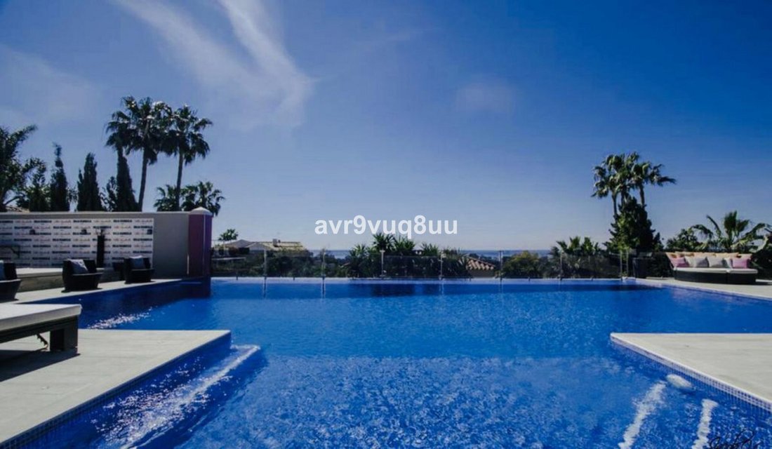 Villa in Elviria-Cabopino, Marbella, Spain 4 - 12295840