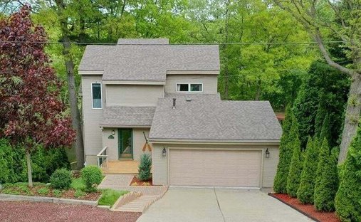 House in Orion charter Township, Michigan, United States 1