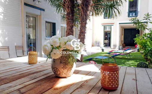 House in Carnot Gambetta, Suresnes, France 1