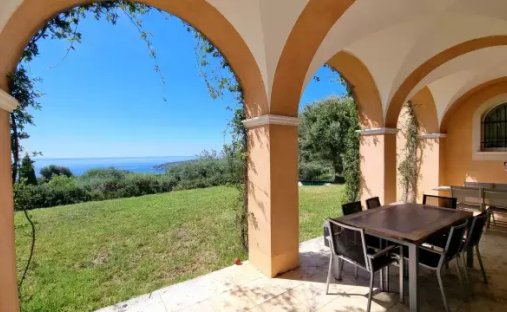 Villa à Menton, Provence-Alpes-Côte d'Azur, France 1