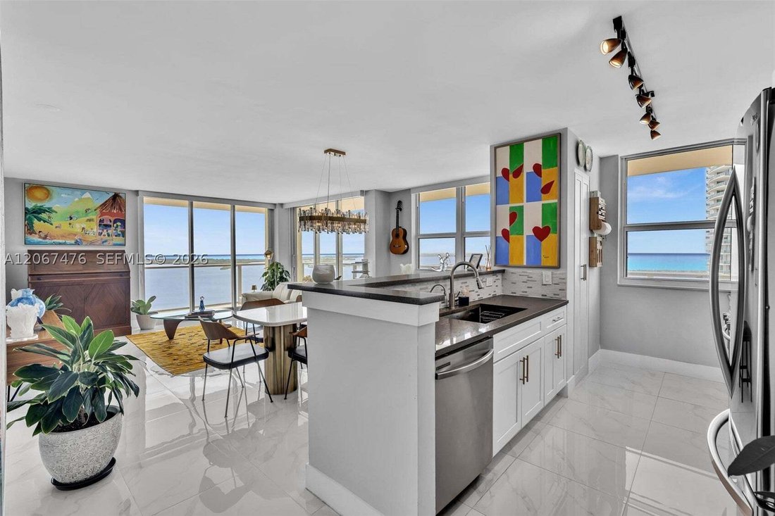 Condo in Miami, Florida, United States 5 - 18612535