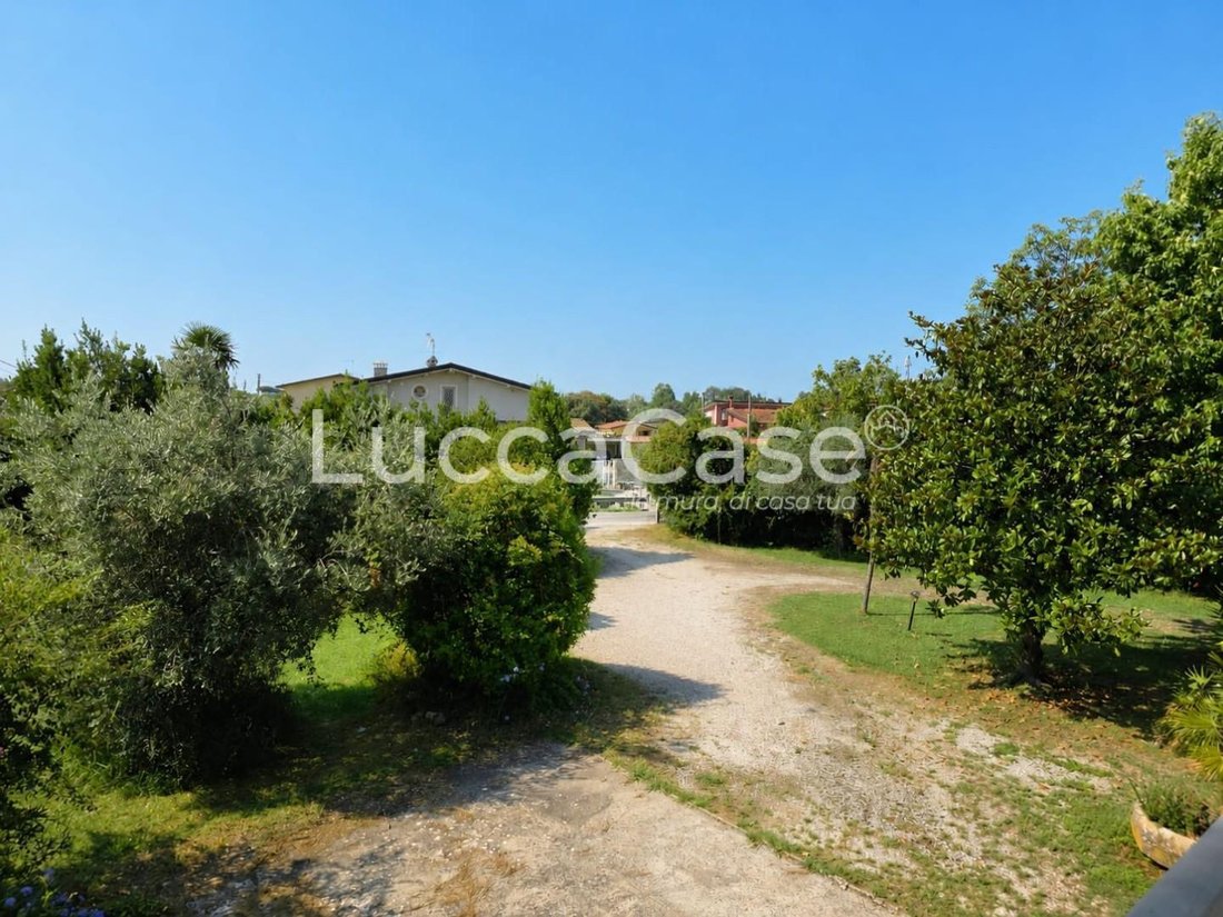 Country House in Pietrasanta, Tuscany, Italy 2 - 18611751