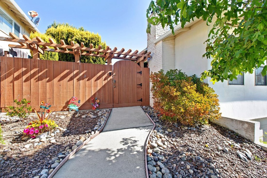 House in San Bruno, California, United States 2 - 18610016