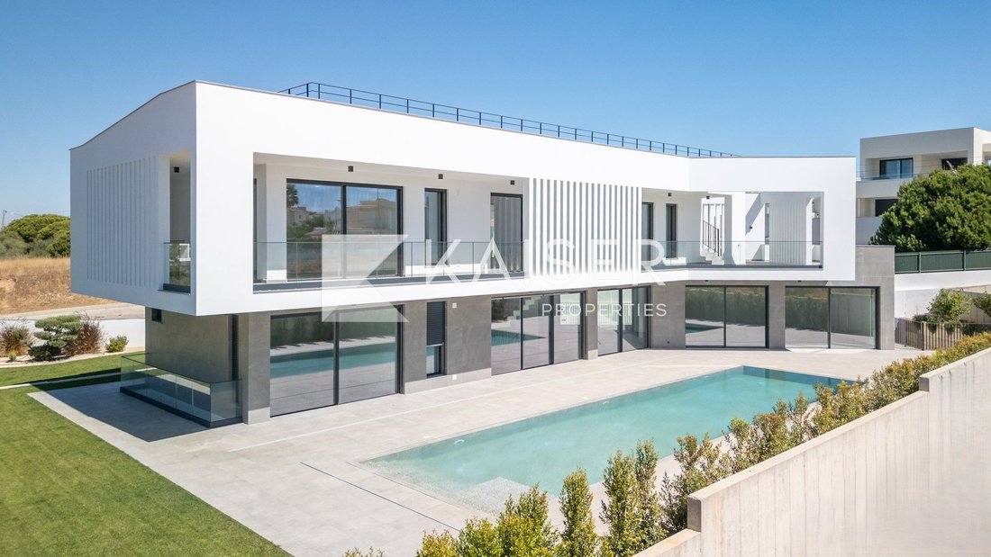 Villa in Olhos de Agua, Algarve, Portugal 1 - 14647896