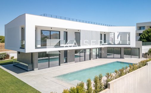 Villa in Olhos de Agua, Algarve, Portugal 1