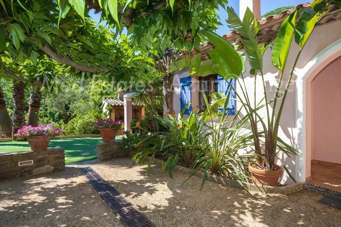 House in La Garde-Freinet, Provence-Alpes-Côte d'Azur, France 2 - 18610954